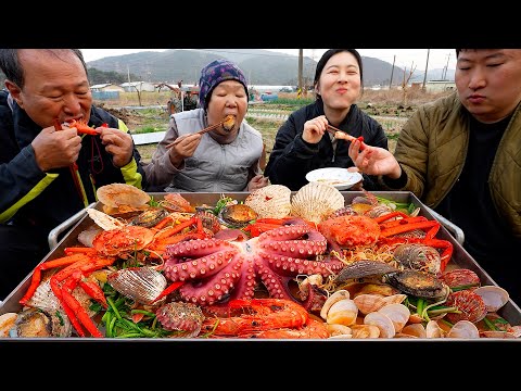 돌문어 아귀 홍게 미나리 제철 재료 듬뿍 넣은 깊은 맛의 해물탕 먹방 Seafood stew with