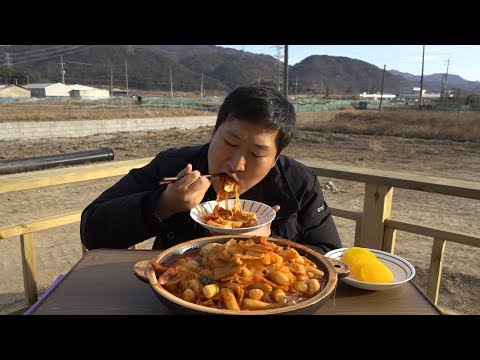 떡볶이집 하셨던 어머니의 가마솥떡볶이 떡볶이 stir fried Rice Cake 요리 먹방 Mukbang