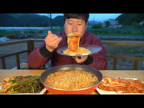 계란 5개 넣은 맛있는 신라면 Hot instant noodles with 5 eggs 요리 먹방