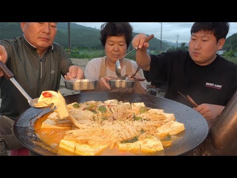 팽이버섯 듬뿍 넣어 두부전골 Tofu hot pot 요리 먹방 Mukbang eating show