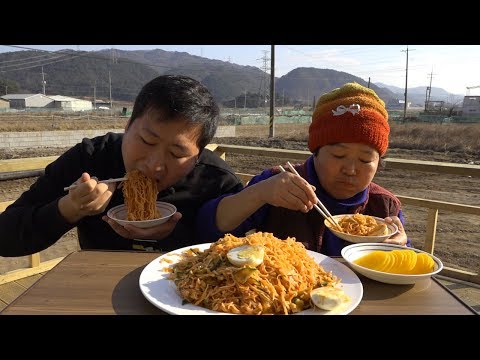 어머니와 비빔면 Spicy Noodles 요리 먹방 Mukbang eating show