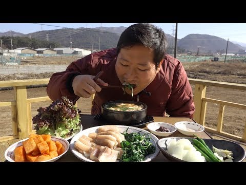 가마솥에 푹 삶아 만든 돼지머리국밥과 수육 Pork Head Rice Soup 요리 먹방 Mukbang
