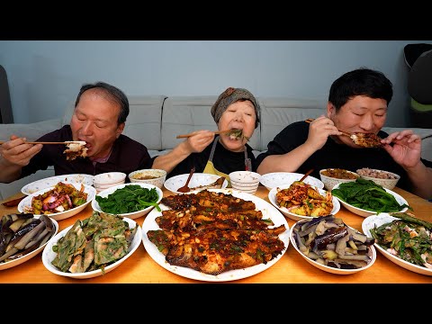 텃밭에서 수확한 각종 재료들로 만든 푸짐한 집밥 가자미조림 부추전 강된장까지 Home Meal with