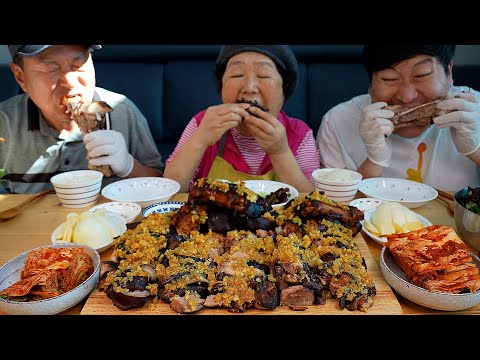 가마솥 족발에 달콤한 마늘소스 얹은 마늘 족발 Sweet Garlic Sauce Jokbal pig s
