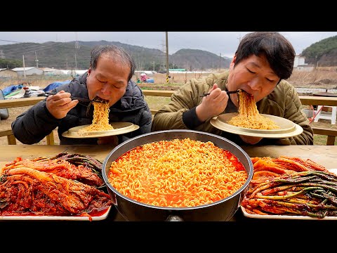 텃밭에서 캔 파로 만든 파김치와 신선한 계란 넣은 안성탕면 먹방 Ramen Green onion