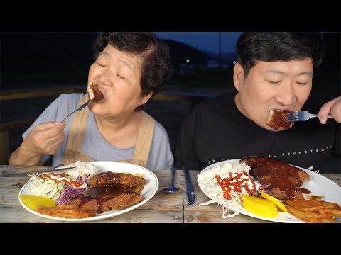 치즈 듬뿍 넣어 솥뚜껑에 튀긴 수제 치즈 돈까스 Handmade cheese pork cutlet 요리