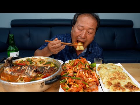 납작만두에 싸서 먹는 싱싱한 회무침과 매운탕에 소주 한 잔 Seasoned raw fish Spicy