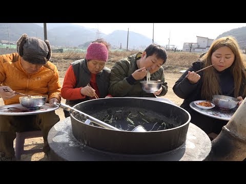 KBS2 공중파에 나왔다 해물칼국수 Noodle Soup with Seafood 요리 먹방 Mukbang
