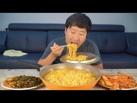 계란 3개 풀어 걸죽하게 진라면 매운맛 Jin ramen spicy 요리 먹방 Mukbang eating