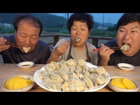 손은 많이 가지만 맛은 보장 수제 만두 Dumpling 요리 먹방 Mukbang eating show