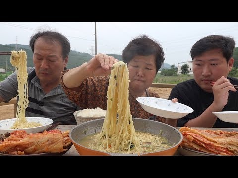 라면에서 굴 국밥 맛이 난다 굴 진짬뽕 Instant noodles oyster taste 요리 먹방