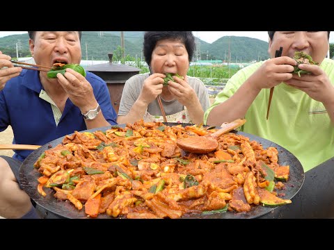 매콤하게 볶은 가마솥 오징어 제육볶음 Stir fried Spicy Pork with Squid 요리 먹방
