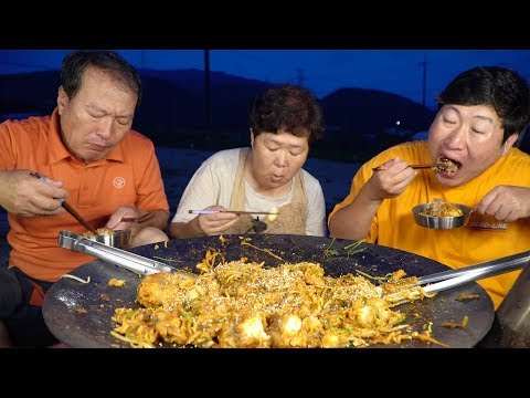 솥뚜껑에 자작하게 끓인 동태찜 Braised Pollack 요리 먹방 Mukbang eating show