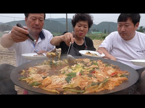 얼큰하게 끓인 소 곱창전골 Beef Tripe Hot Pot 요리 먹방 Mukbang eating show
