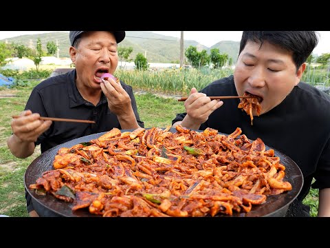 오징어랑 삼겹살을 솥뚜껑에 볶아 오삼불고기 완성 양념에 볶음밥으로 마무리 Osam Bulgogi Fried