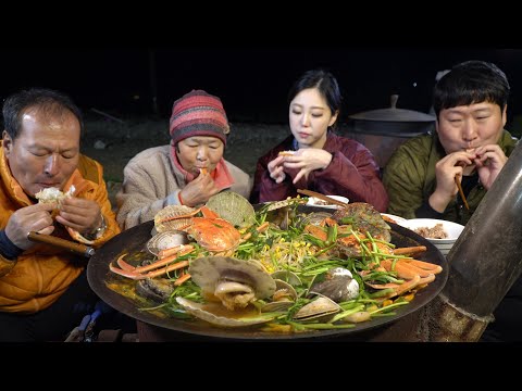 솥뚜껑 해물탕 가십걸 김가영 기상캐스터와 각종 해물 가득한 해물탕 요리 먹방 Mukbang eating