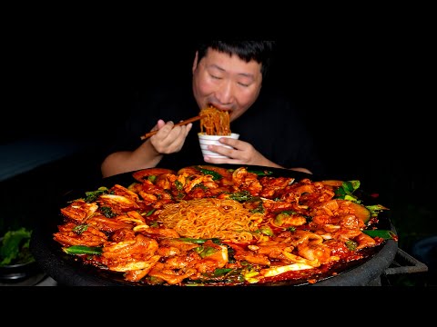 달달한 단호박에 쫄깃한 쫄면 넣은 솥뚜껑 닭갈비 Dakgalbi Spicy Stir fried