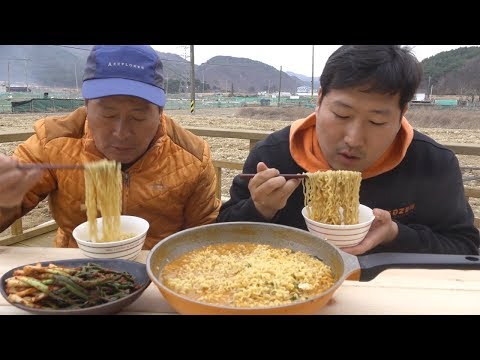 아버지와 파김치 안성탕면 Hot spicy instant noodles 요리 먹방 Mukbang