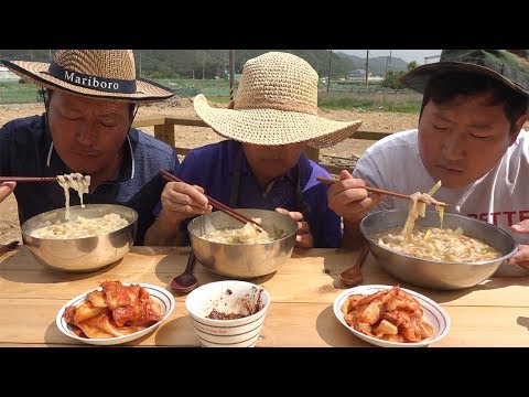 뜨끈한 칼제비 chopped noodles soup hand pulled dough soup 요리 먹방