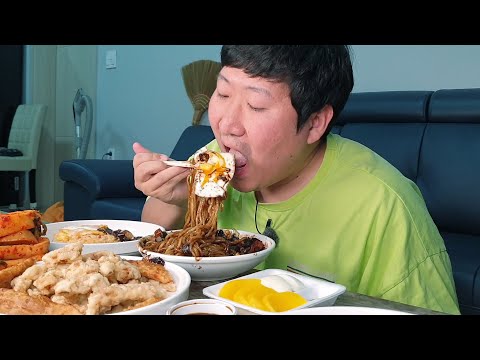 아삭아삭 깍두기와 중식세트의 꿀맛 조합 Jjajangmyeon Fried rice Tangsuyuk 요리
