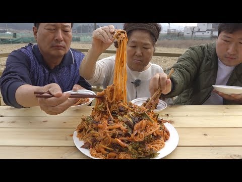 싱싱한 회로 만든 매콤달콤 회국수 Spicy noodles with raw fish 요리 먹방