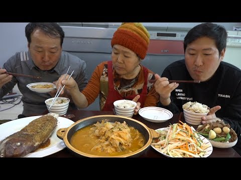 금손 어머니의 푸짐한 집밥 한상 비지찌개 옥돔구이 장조림 콩나물냉채 요리 먹방 Mukbang eating