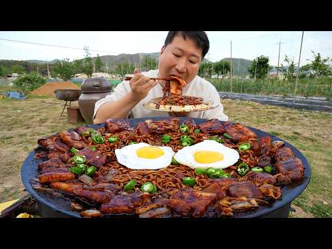 삼겹살넣은 매운 짜왕 청양고추와 불닭소스로 만든 중독적인 매운 맛 Spicy Jjajang with