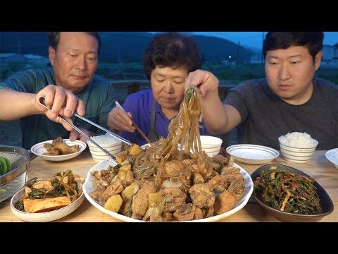 쫄깃한 당면과 감자 넣은 찜닭 Jjimdak braised spicy chicken 요리 먹방