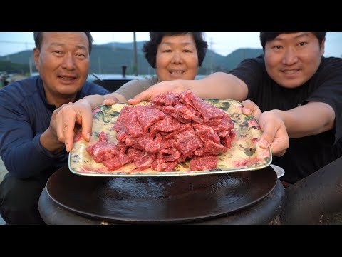 때깔 좋은 한우 꽃갈비살을 솥뚜껑에 치익 Grilled Korean Beef Ribs 요리 먹방