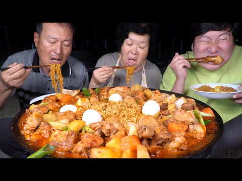 닭볶음탕에 라면사리와 계란 넣어 맛있게 먹방 Braised Spicy Chicken with noodles