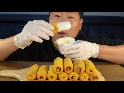 뿌링클과 핫도그의 만남 신메뉴 리뷰 뿌링클 핫도그 Hot dogs with cheese powder 먹방