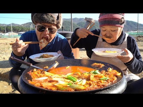 김치 하나면 맛있는 찌개가 뚝딱 참치김치찌개 Kimchi stew with Tuna 요리 먹방