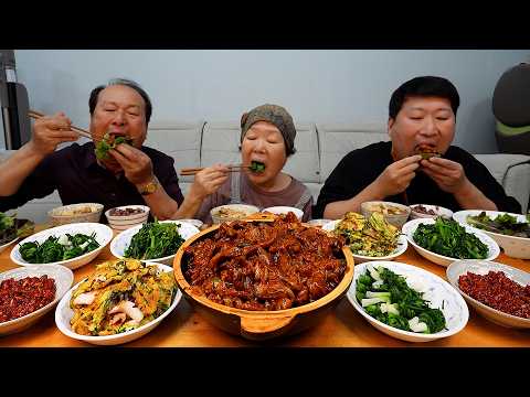 겨울 지나 더 맛있어진 텃밭 채소로 정갈하고 푸짐한 집밥 한 상 제육볶음에 구수한 청국장까지 Korean