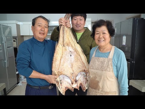 정월 대보름을 맞아 커다란 대구로 만든 대구탕 잡곡밥과 각종 나물에 귀밝이술 한 잔 요리 먹방