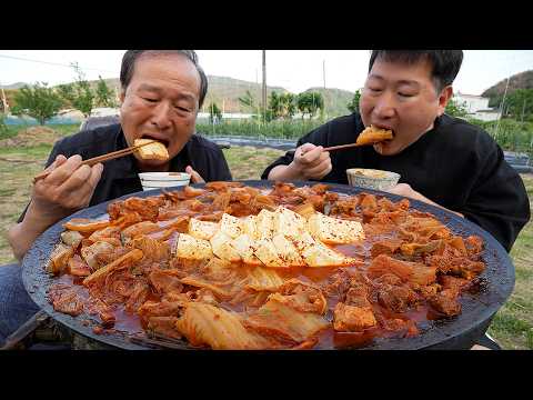 여행 후에 가장 생각나는 어머니표 김치찌개 큼직한 두부 썰어 넣은 솥뚜껑 김치찌개 먹방 Kimchi
