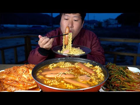 소세지 스팸 넣어 맛있게 끓인 햄 라면 Spicy instant noodles with sausage 요리
