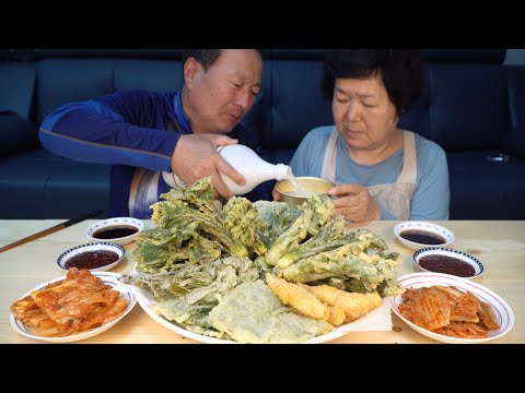 바삭한 각종 나물 튀김과 시원한 동동주 한 잔 Dongdongju Deep fried greens 요리