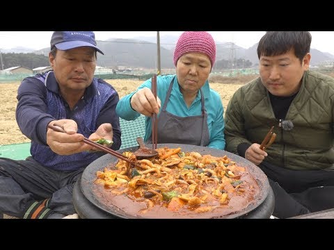 매콤한 낙지볶음 Stir fried small Octopus 밥까지 볶아서 요리 먹방 Mukbang