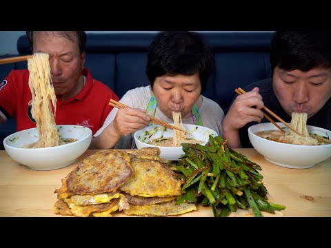 고소한 육전과 부추무침에 후루룩 밀면으로 맛있는 조합 Wheat noodles Beef pancake 요리