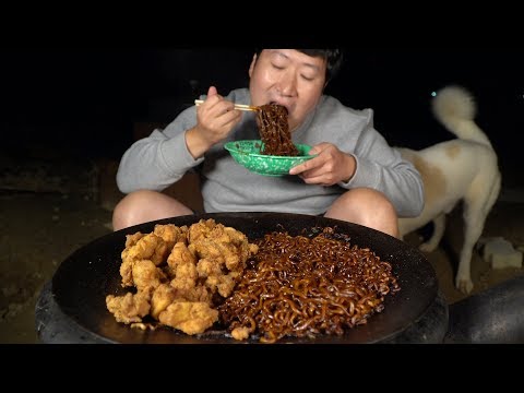 고추가 솔솔 들어간 신메뉴 불타는 고추짜장 요리 먹방 Mukbang eating show