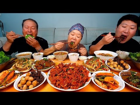 직접 키운 무로 담근 아삭한 무김치와 잡채 제육 장조림으로 푸짐한 집밥 한 상 Homemade Korean