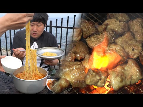 친구들과 펜션 놀러가서 숯불구이 돼지고기 먹방 Charcoal grilled pork with