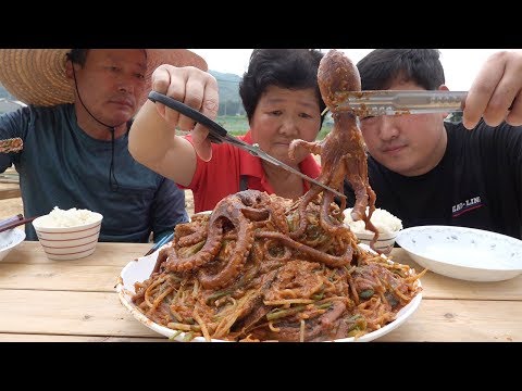 해물과 등뼈의 만남 해물등뼈찜 Steamed backbone with seafood 요리 먹방