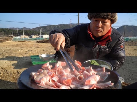 솥뚜껑에 구워 먹는 아버지의 삼쏘 먹방 대패삼겹살 Daepae samgyeopsal Thin pork