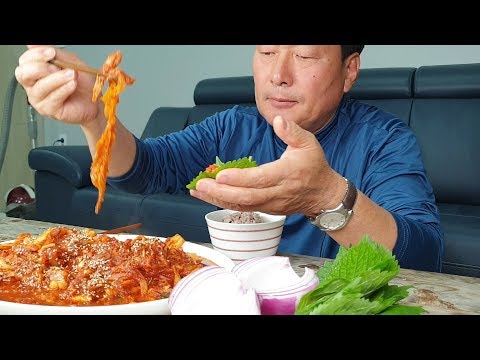 늘어가는 아버지의 요리실력 매콤한 양념의 낙지김치볶음 Stir fried small octopus and