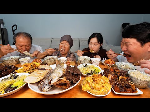 온가족이 함께 만든 추석 음식 갈비찜 탕국 각종 전과 나물까지 가득 담은 명절 밥상 Korean