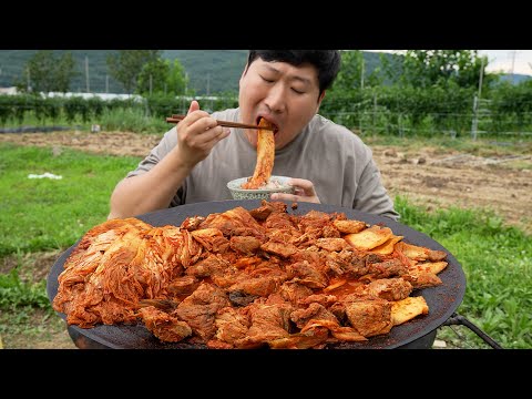 김치 하나면 끝 다른 양념이 필요없는 돼지갈비김치찜 먹방 Braised pork ribs with