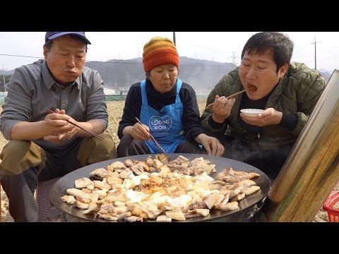 삼겹살 데이 맞아 부모님과 솥뚜껑삼겹살 요리 먹방 Mukbang eating show