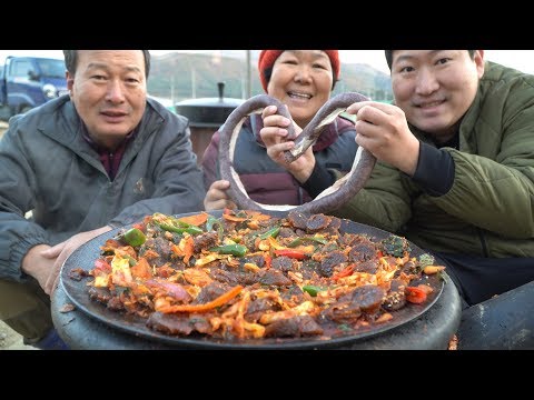 순대의 무한 변신 뭘해도 맛있는 솥뚜껑에서 순대볶음 Stir fried Sundae 요리 먹방