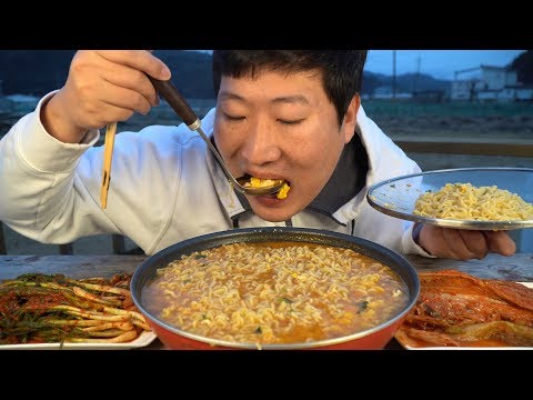 라면 5개가 순식간에 사라지는 삼양라면 5봉 계란3개 Samyang instant spicy noodles